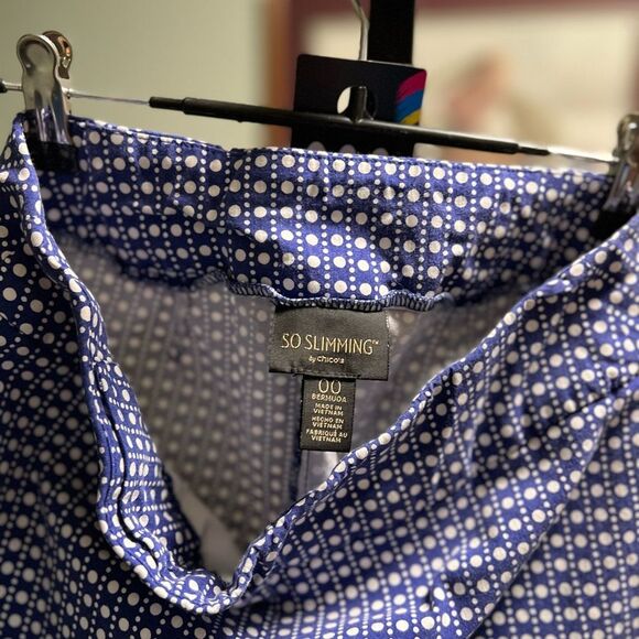 Chico's So Slimming Blue & White Dot Shorts #DO209 - Picture 2 of 6